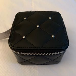NWT WHBM Travel Jewelry case